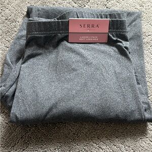 New with tags size large Serra leggings ￼
